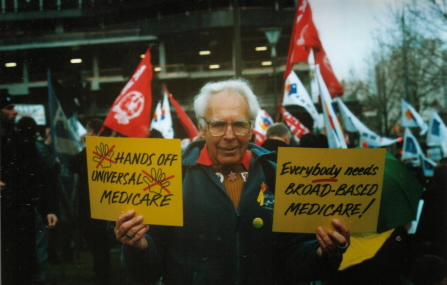 Mannie at rally to save Medicare - Photo by Ken Lovett, Melbourne, 2004